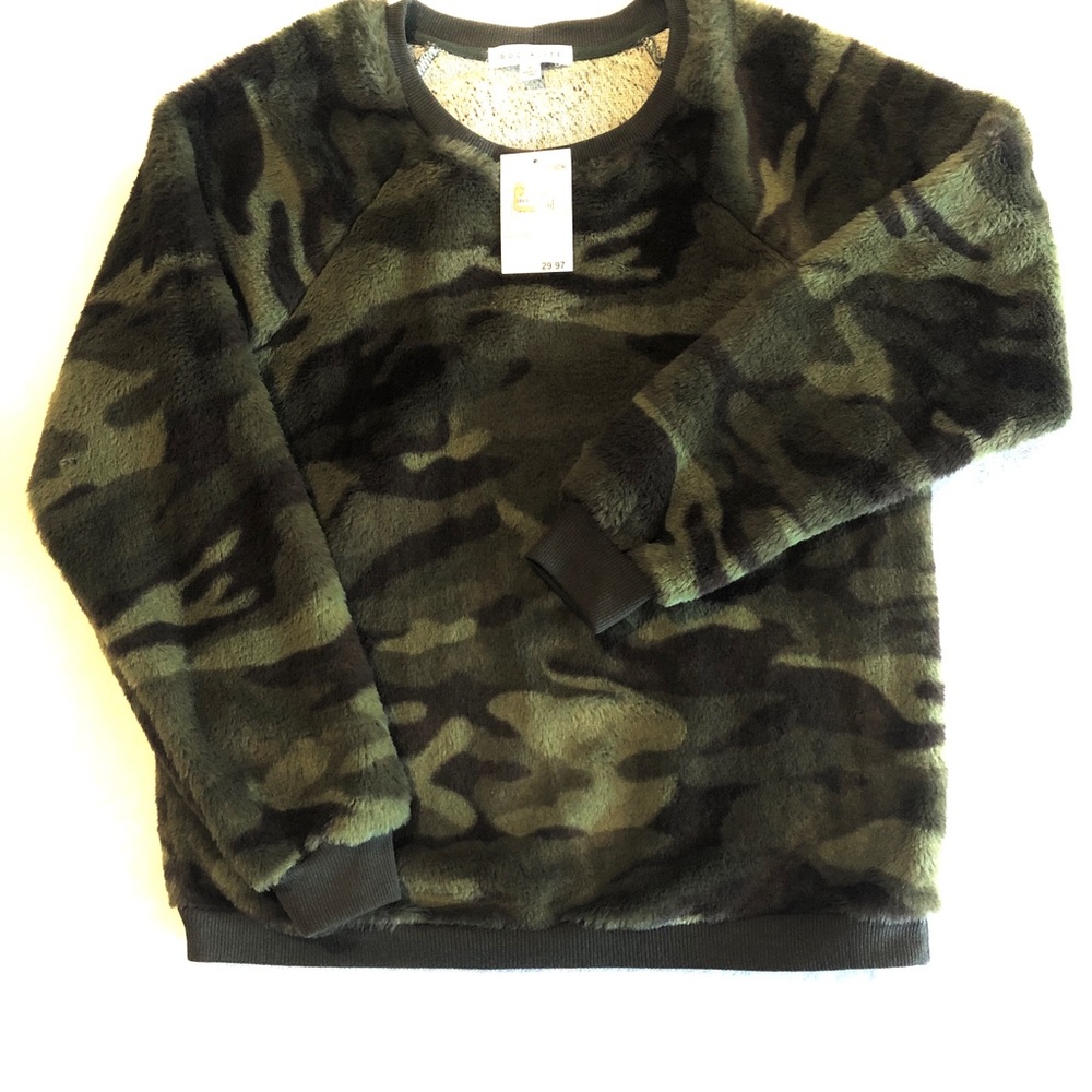 Socialite faux fur camouflage pullover